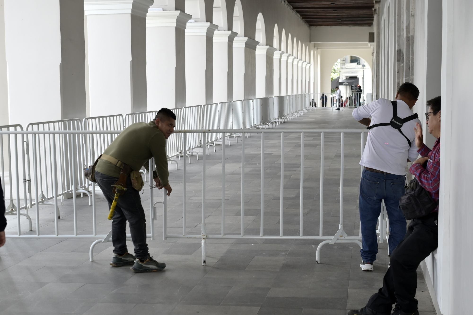 Blindan acceso a Palacio de Gobierno previo a conferencia de Rocío Nahle - Image 2